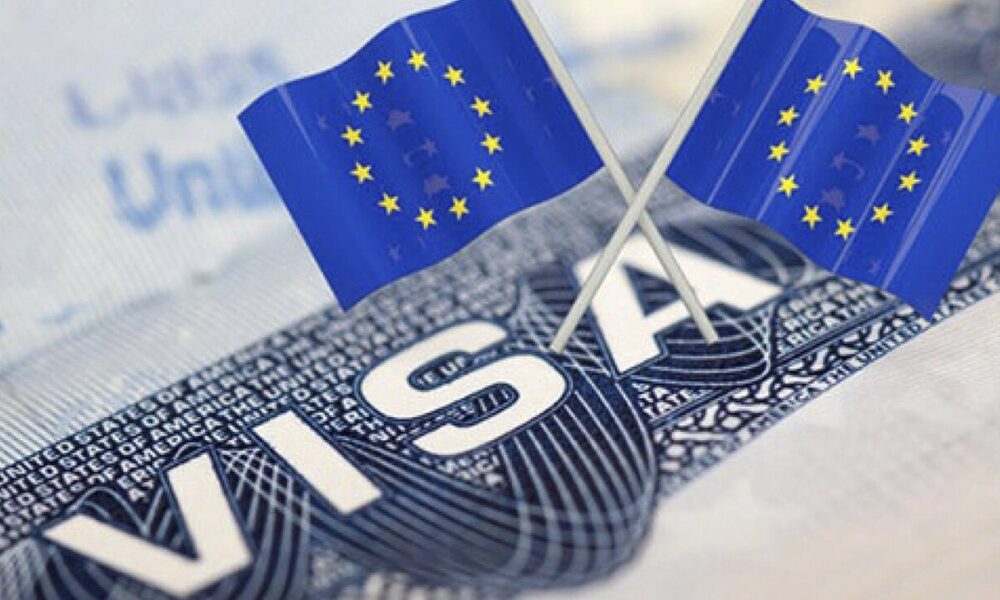 بررسی مدارک و صدور ویزا