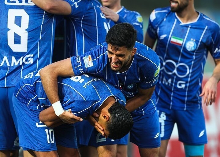 استقلال قبل از دربی صدر جدول را از پرسپولیس گرفت