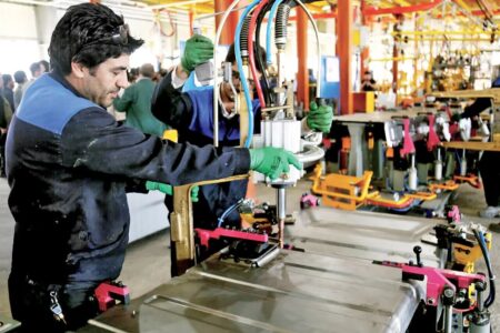 با این گروه از زنان و مردان می‌توان از بحران‌ها عبور کرد