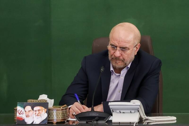 پیام تسلیت قالیباف در پی درگذشت پدر محمد سهرابی شاعر آیینی پیام تسلیت قالیباف در پی درگذشت پدر محمد سهرابی شاعر آیینی