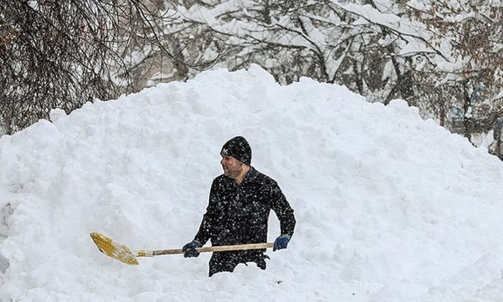 سرمای شدید و بارش برف مردم را غافلگیر می‌کند/ فعالیت سامانه بارشی در این مناطق قطعی است