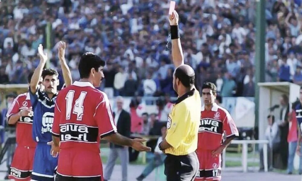 سیاسی‌ترین دربی تاریخ؛ استقلال از پس پرسپولیس ۹ نفره برنیامد!