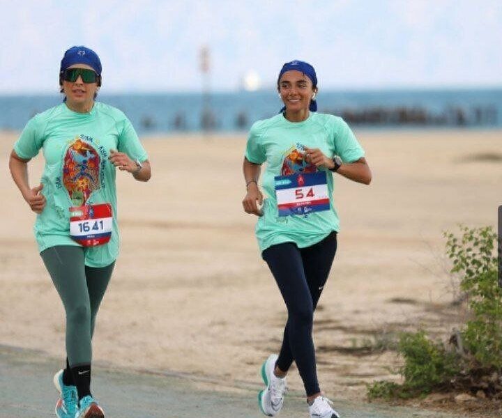 تصاویر زنان دونده در ماراتن کیش 1402