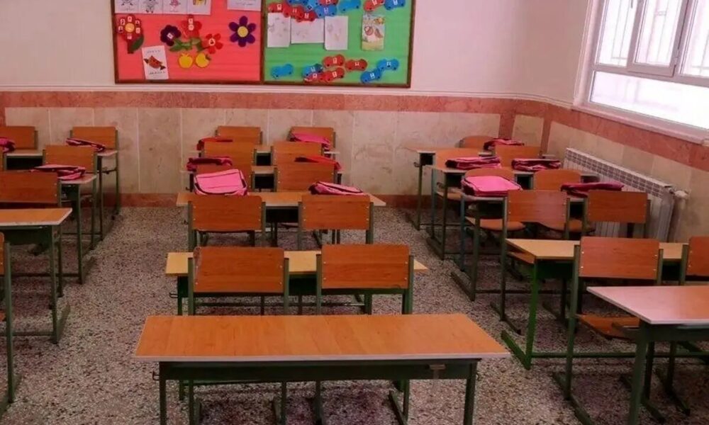 بحران آنفلوانزا و آلودگی هوا مدارس ۳ استان را تعطیل کرد بحران آنفلوانزا و آلودگی هوا مدارس ۳ استان را تعطیل کرد