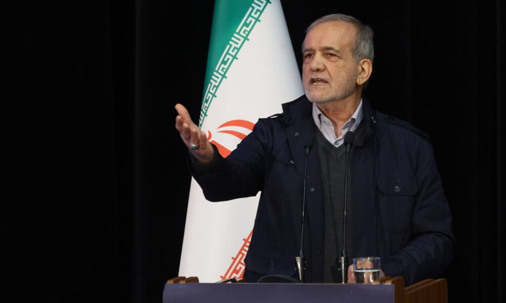 اگر در دولت رئیسی زنان در کیش بدوند خوب است اما در این دولت… اگر در دولت رئیسی زنان در کیش بدوند خوب است اما در این دولت...