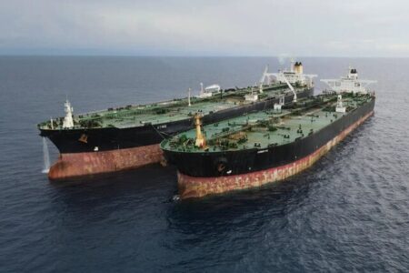 کاهش واردات نفت روسیه توسط هند؛ تجارت حیاتی ادامه دارد