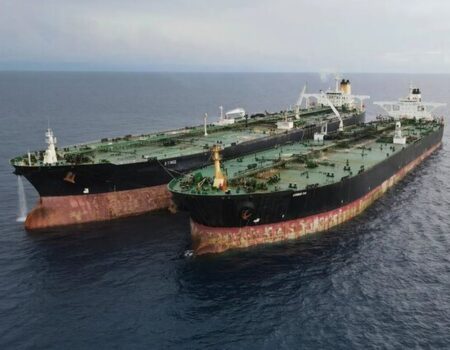 کاهش واردات نفت روسیه توسط هند؛ تجارت حیاتی ادامه دارد