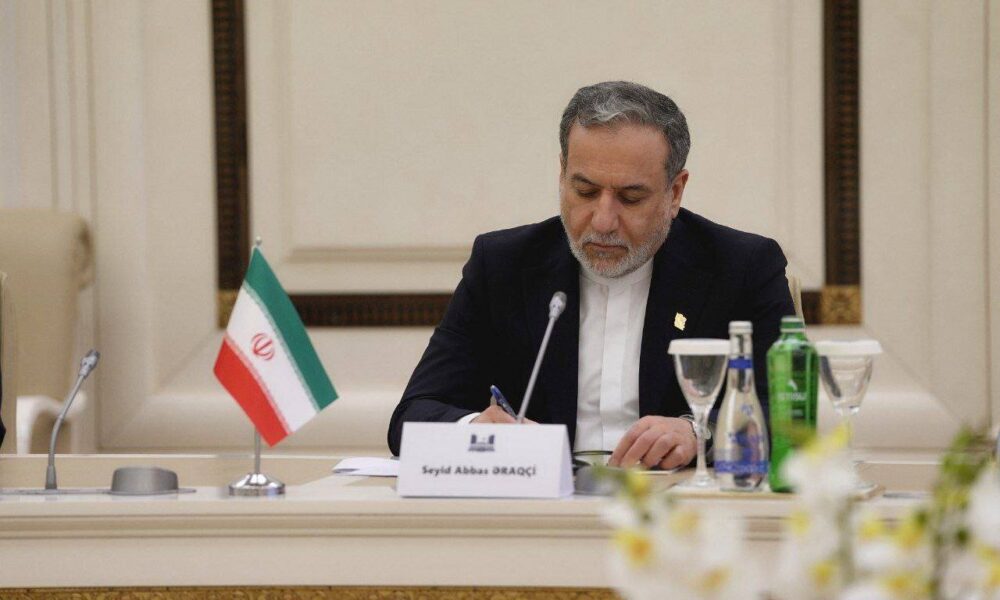 دیدار وزیر امور خارجه با رئیس مجلس ملی جمهوری آذربایجان