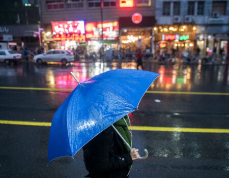 حرکت ابرهای تیره به سوی تهران؛ بارش باران، برف و طوفان تا این تاریخ ادامه دارد