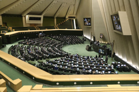 اقناع مشروط یزدیان از پاسخ‌های وزیر نیرو/ فرصت ۶ ماهه برای اجرای برنامه‌ها