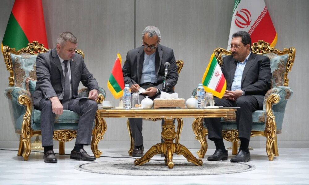 دیدار وزیر صمت‌ و همتای بلاروسی در حاشیه اجلاس کمیسیون مشترک همکاری‌ ایران و بلاروس