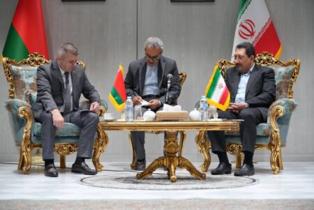 دیدار وزیر صمت‌ و همتای بلاروسی در حاشیه اجلاس کمیسیون مشترک همکاری‌ ایران و بلاروس