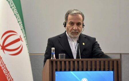 عراقچی: ایران متعهد به تحکیم روابط با عربستان سعودی است