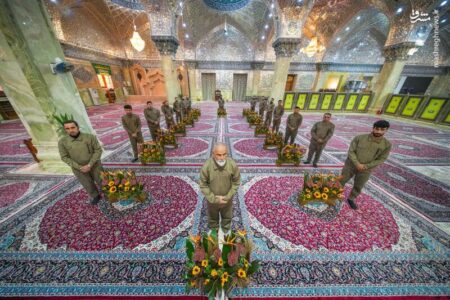 عکس/ گل‌آرایی ضریح امامین عسکرین برای ولادت مادر سادات