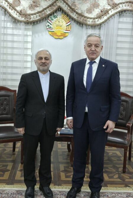 معاون کنسولی وزارت خارجه ایران با وزیر امور خارجه تاجیکستان دیدار کرد