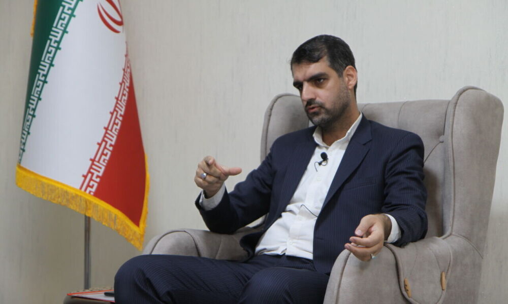 روزنامه اصولگرا علیه نماینده قم: دعوت به آشوب در قوه قضائیه میکنید؟ روزنامه اصولگرا علیه نماینده قم: دعوت به آشوب در قوه قضائیه میکنید؟