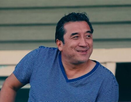 به خداداد عزیزی آنتن ندهید