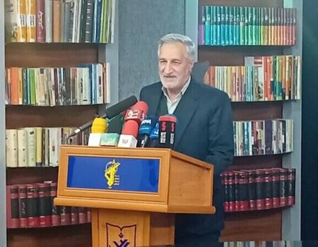 باید نقش زنان در اداره جامعه را به رخ دشمن بکشیم