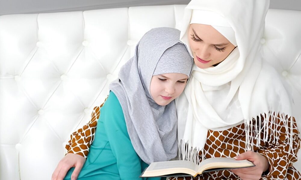 سایه مادر هر خانه‌ای را روشن می‌کند؛ زنانی که امید را بر دوش می‌کشند