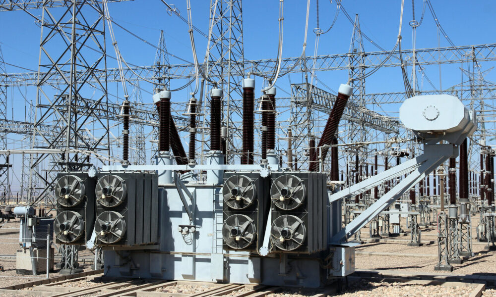 ۲۳۶۹ کیلومتر خط و بیش از ۱۱ هزار مگاولت آمپر پست انتقال تا تابستان برقدار میشود ۲۳۶۹ کیلومتر خط و بیش از ۱۱ هزار مگاولت آمپر پست انتقال تا تابستان برقدار میشود