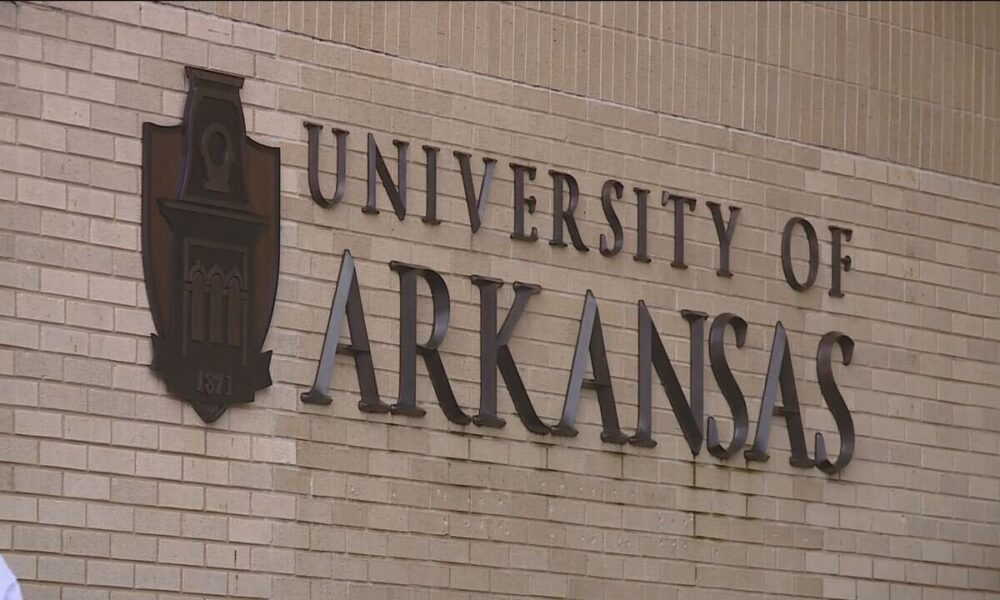 اخراج استاد ایرانی دانشگاه آرکانزاس، رسوایی دیگر آمریکا در نقض حقوق بشر است اخراج استاد ایرانی دانشگاه آرکانزاس، رسوایی دیگر آمریکا در نقض حقوق بشر است