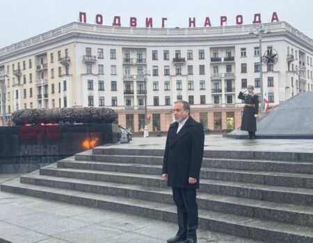 عراقچی به کشته‌شدگان بلاروس در جنگ جهانی دوم ادای احترام کرد