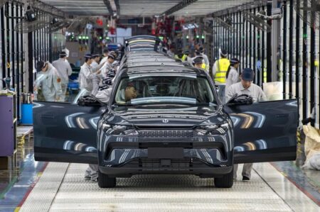 اتحادیه اروپا زیر فشار خودروسازان/ فروش خودروهای بنزینی در اروپا ممنوع شد؟