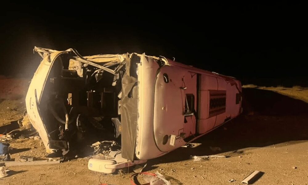 تصادف مرگبار در محور اصفهان- تهران؛ ۱۳ نفر کشته شدند +عکس اجساد تصادف مرگبار در محور اصفهان- تهران؛ ۱۳ نفر کشته شدند +عکس اجساد