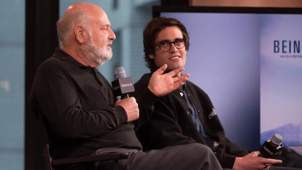 کارگردان دیگری به سرنوشت داریوش مهرجویی دچار شد/ بازداشت پسر کارگردان هالیوود به ظن قتل والدینش کارگردان دیگری به سرنوشت داریوش مهرجویی دچار شد/ بازداشت پسر کارگردان هالیوود به ظن قتل والدینش