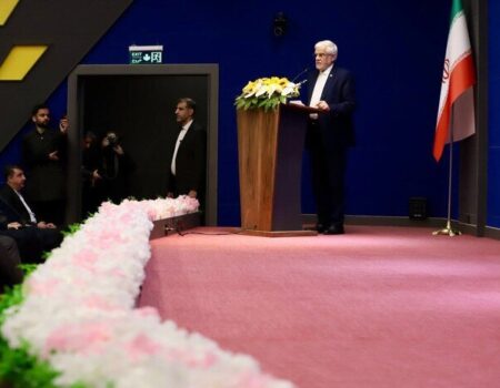 عارف: نادیده گرفتن حقوق مردم نابخشودنی است/اهمیت حلقه فرهنگ‌سازی در زنجیره خودرو