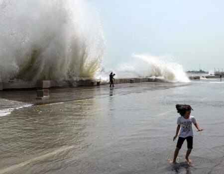 طوفان شدید در نزدیکی این استان؛ ذخیره آب و شارژ گوشی فراموش نشود