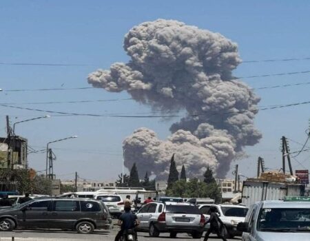 حمله انتحاری و تیراندازی به یک پایگاه نظامی در پاکستان