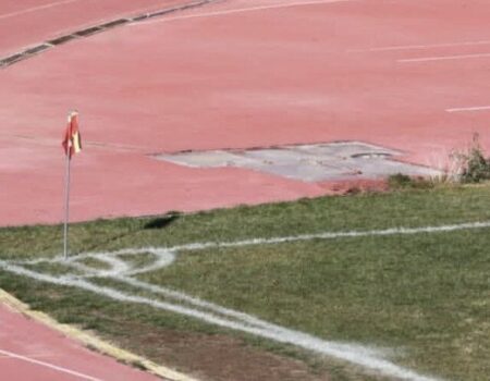 تصویر عجیب از فوتبال بانوان که به تعطیلی بازی انجامید