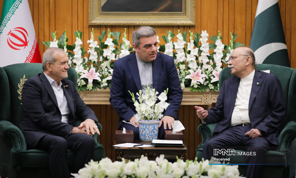 ارسال پیام حسن نیت رئیس جمهور پاکستان به رهبر معظم انقلاب و همبستگی با ملت ایران