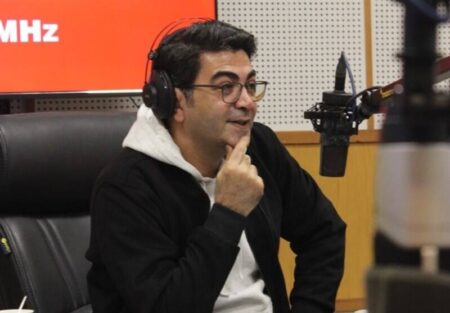 فرزاد حسنی سر از ویژه برنامه یلدایی رادیو درآورد