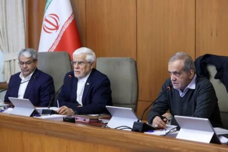 مصرف بنزین با سامان دهی کارت جایگاه ها روزانه ۹ میلیون لیتر کاهش یافت