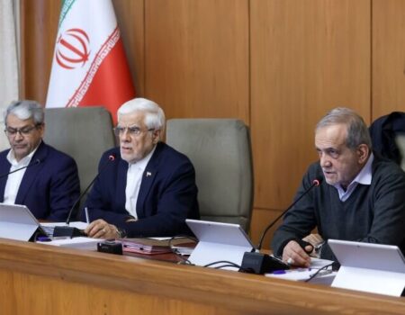 مصرف بنزین با سامان دهی کارت جایگاه ها روزانه ۹ میلیون لیتر کاهش یافت