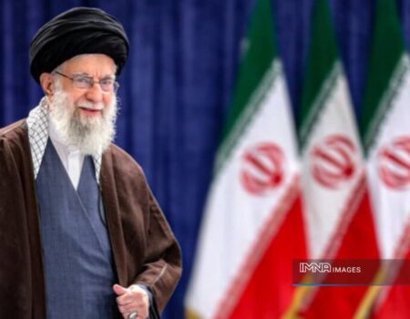 شب یلدا و مردی که ایران را بیدار نگه می‌دارد