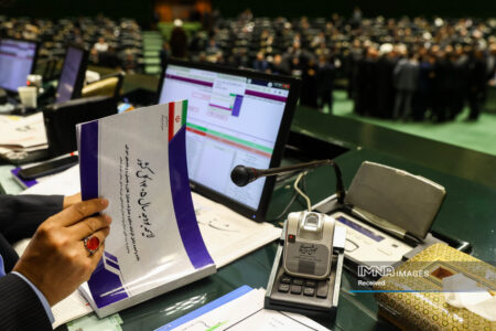 مجلس زیر بار اضافه کردن مالیات بر ارزش افزوده نمی‌رود/ تصویب کلیات بودجه محل ابهام است