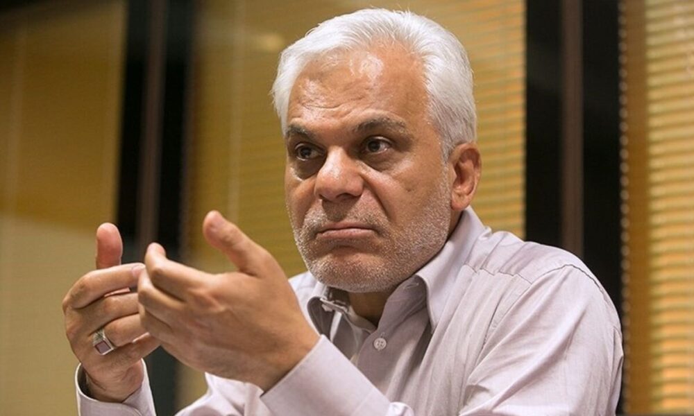 بعضی از افراد با لباس زیر به خیابان می‌آیند/  دچار برهنگی و مسائل عدیده و عجیبی شده‌ایم