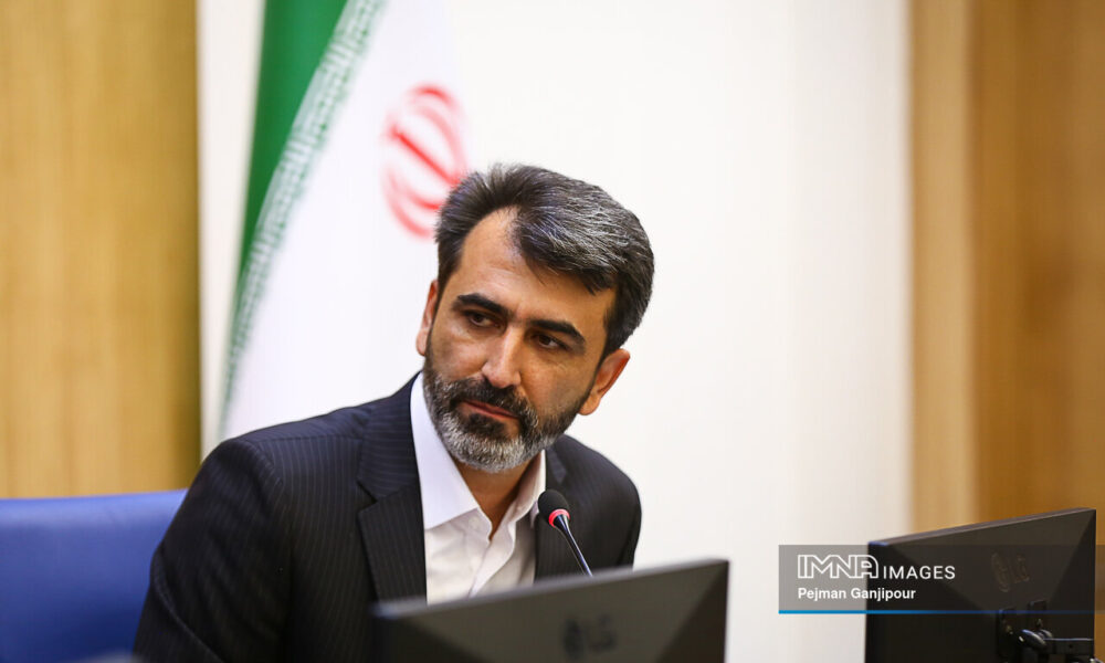 مردم تحریم را پذیرفته‌اند، دولت هنوز نه/ «تیم ضد تحریم» را فعال کنید