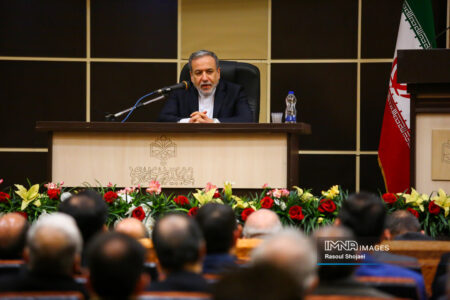 عراقچی: سه بار تا آستانه جنگ پیش رفتیم | فعالان اقتصادی سرمایه‌های واقعی کشورند