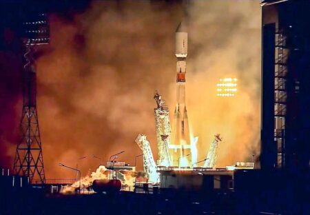 عکس ماهواره‌های ملی را روی اسکناس چاپ کنید