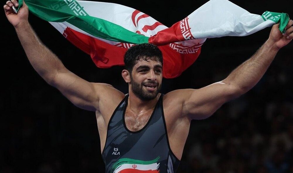 ستاره کشتی ایران رقیب دمبله، یامال و محمد صلاح شد!