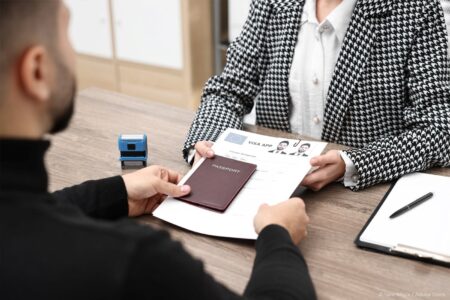 وظایف وکیل مهاجرت چیست؟