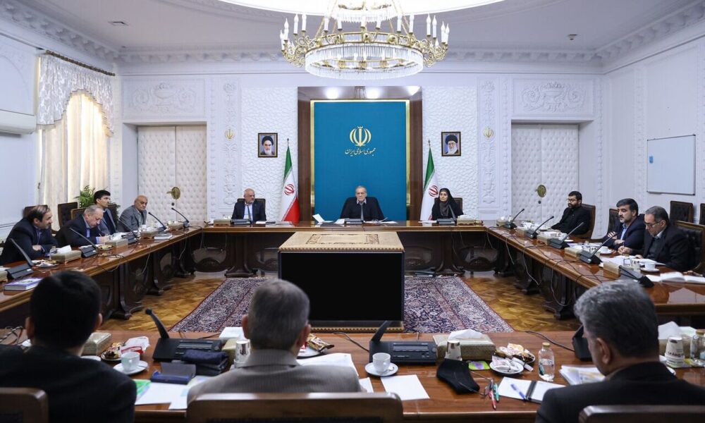 تاکید رئیس‌جمهور بر مبارزه با قاچاق سوخت از سرمنشأهای اصلی