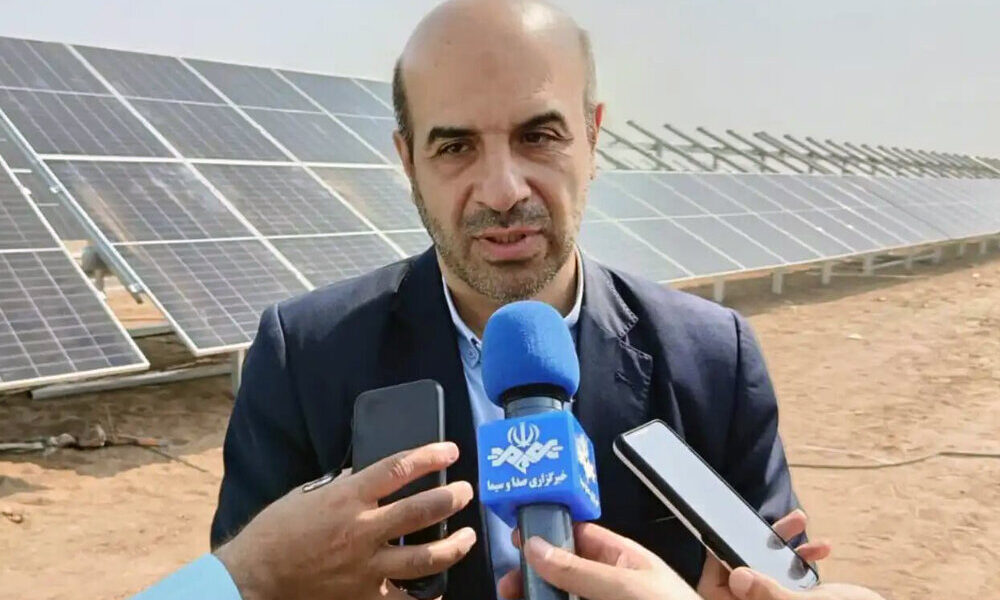 بهره‌برداری و عملیات اجرایی ۱۲۶۹ مگاوات نیروگاه تجدیدپذیر با حضور وزیر نیرو