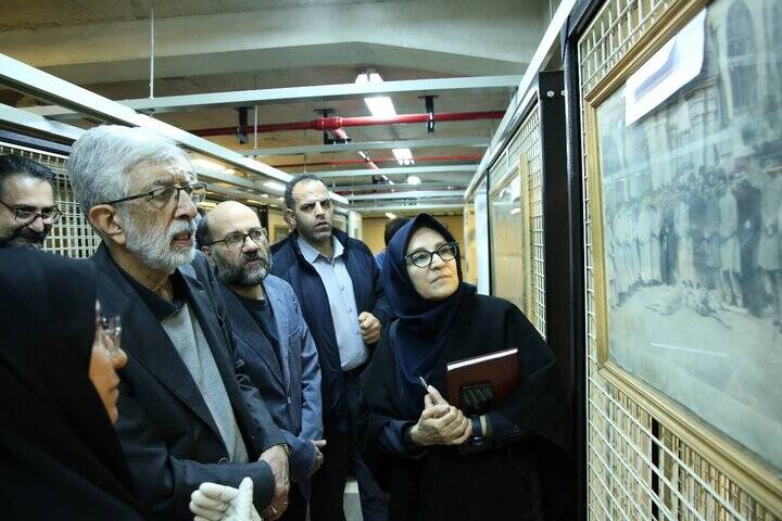 بازدید غلامعلی حداد عادل از گنجینه سازمان اسناد و کتابخانه ملی ایران