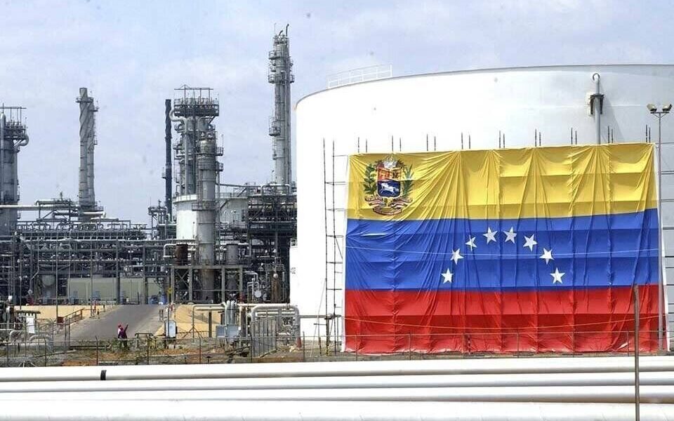وال استریت ژورنال: ترامپ در حال بررسی تصاحب شرکت نفت دولتی ونزوئلا است