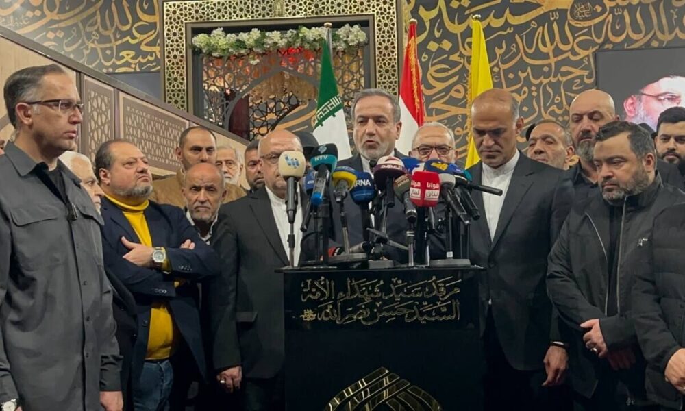 عراقچی در مزار شهید سیدحسن نصرالله: ایران از وحدت ملی در لبنان حمایت می‌کند